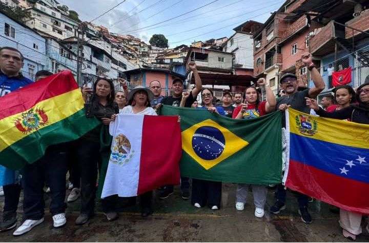 Exponen verdad comunal a comitiva de 22 países