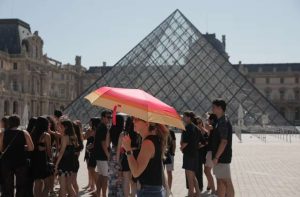 Francia emite alerta amarilla para 18 departamentos por la ola de calor