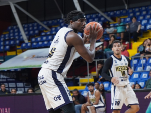 Héroes consigue vencer y meterse en el Play-in