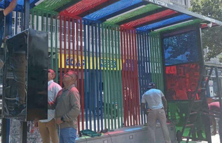 Inauguran parada futurista en la avenida Panteón de Caracas