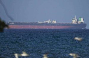 Irán incauta un buque petrolero y señala intento de sabotaje