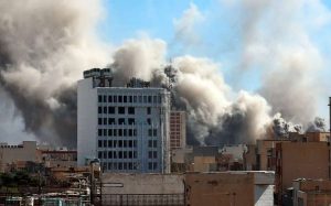 Irán y EEUU fijan condiciones para salida negociada al conflicto