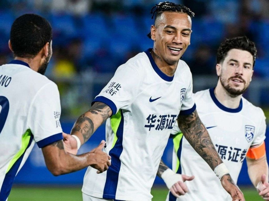 Jhonder Cádiz movió las redes en el fútbol de China