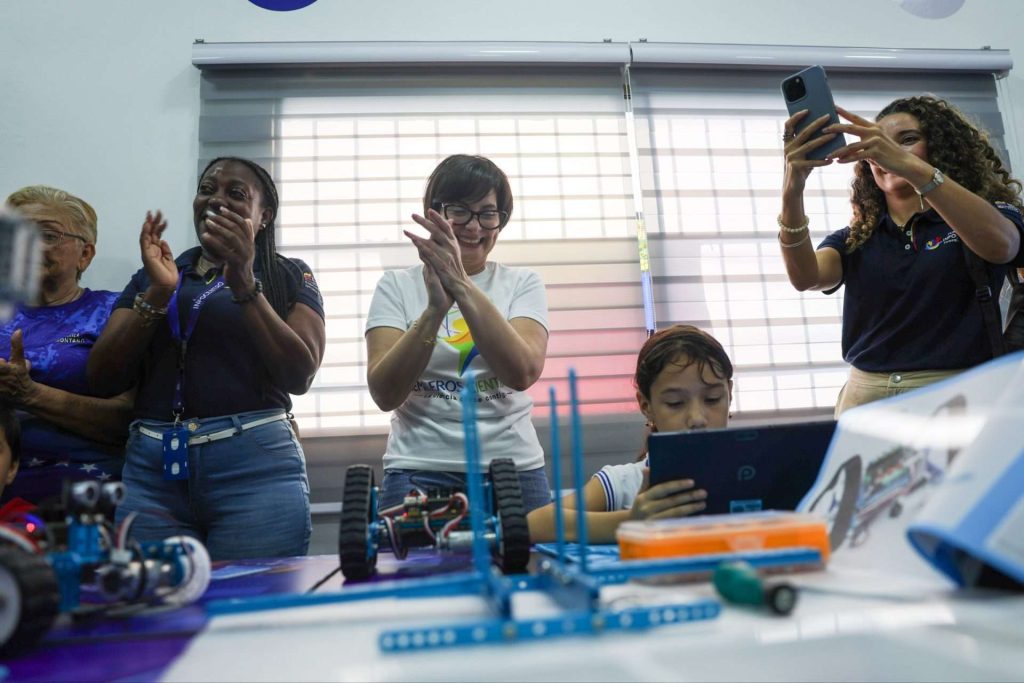 La Guaira instala Consejo Científico Tecnológico e inaugura Infocentro