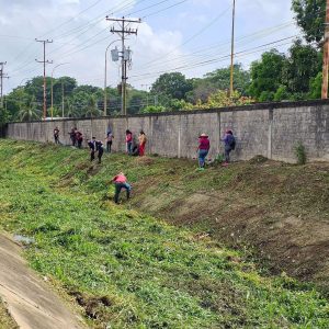 Limpian canales en 200 comunidades de Tucupita para evitar inundaciones