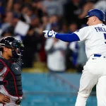 Freeman y Ohtani guían a Dodgers a victoria de 3-1 ante Sale y Bravos