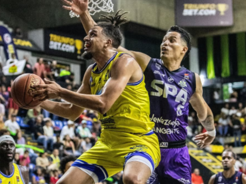 Marinos vence y complica las cosas a Spartans