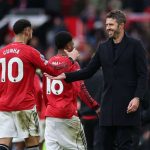 Michael Carrick extiende su vínculo con el Manchester United