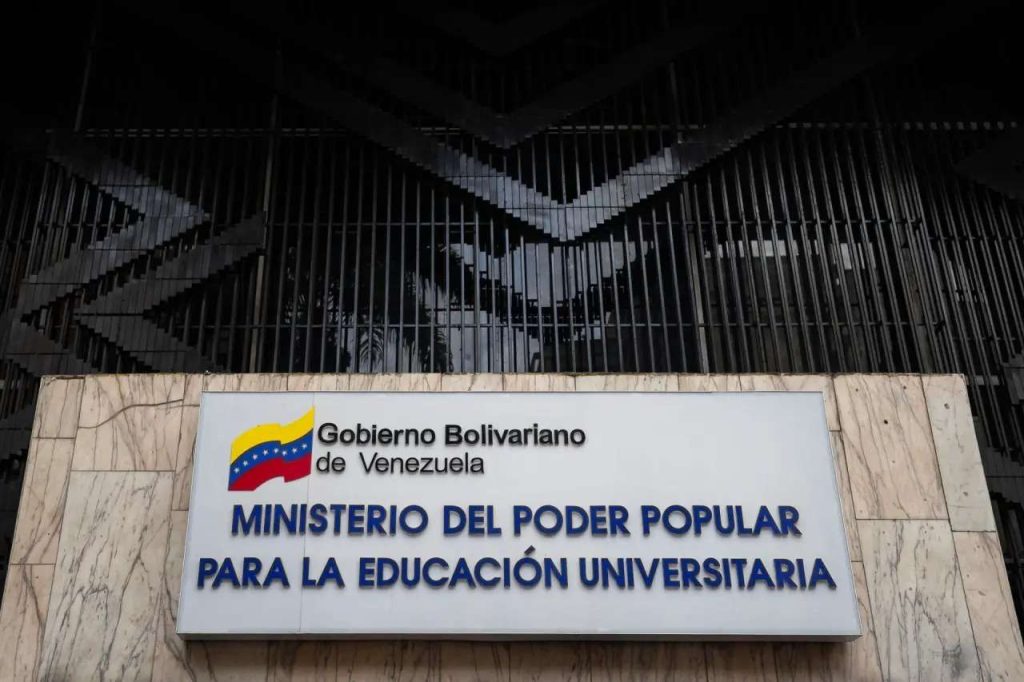 Ministerio suspende pago de asignación a 38 universidades por falta de documentos