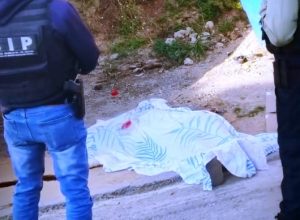 La llamaron para pagarle una deuda y al salir la ejecutaron