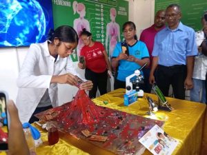 Miranda suma 100 aulas de ciencia en planteles públicos