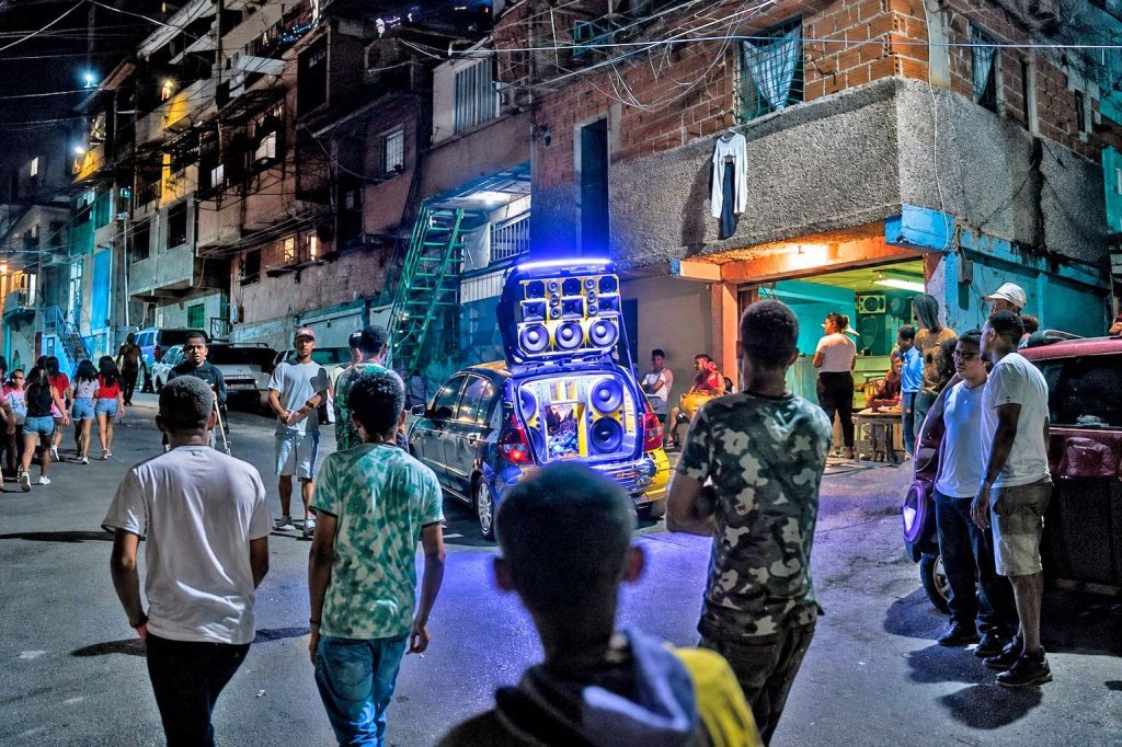 Ordenanza impone multas por ruidos molestos en Caracas
