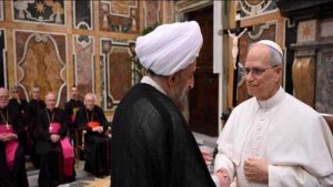 Papa otorga máxima distinción diplomática del Vaticano al embajador de Irán