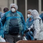 Un guardia civil murió durante el desembarco del crucero con hantavirus en Canarias