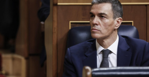 Ciudadanos protestan en Madrid para exigir dimisión del presidente Pedro Sánchez