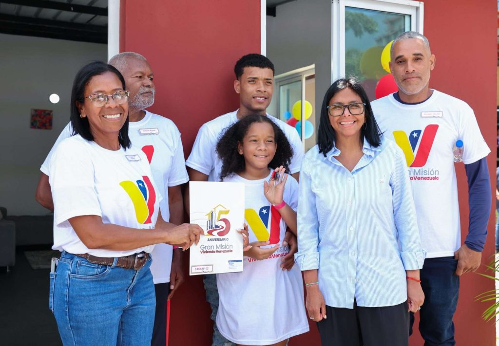 Por Patria sacarán los títulos de Misión Vivienda