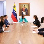 Presidenta (E) sostiene encuentro con representante del Banco Mundial