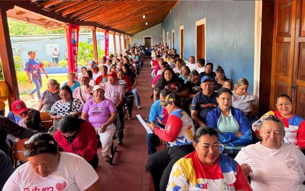 Psuv conforma equipos políticos comunales