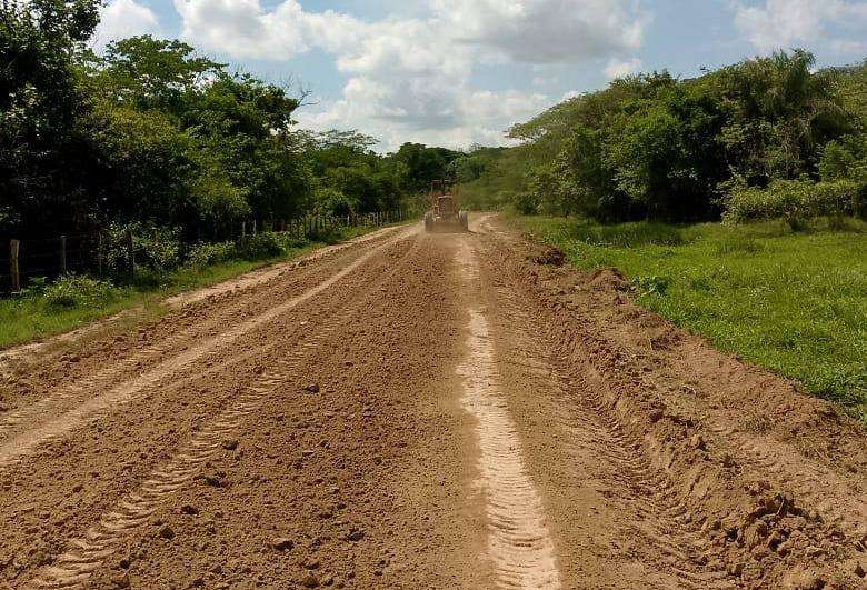 Recuperan 15 km de vialidad agrícola en tramo Guamito - Paso El Guamo