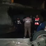 Dos personas fallecidas al caer al vacío un vehículo en un estacionamiento mecánico en Caracas