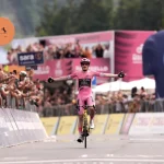 Vingegaard arrasa en Piancavallo y acaricia el título del Giro de Italia