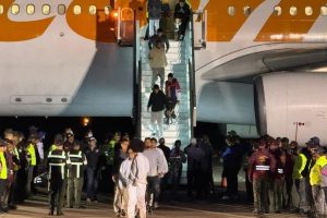 162 migrantes venezolanos arribaron en vuelo de repatriación procedente de Miami