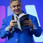 Tarek William Saab: La Trayectoria Literaria del Poeta que Nunca Abandonó la Palabra