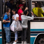 Transportistas y autoridades trabajan en un subsidio para estudiantes y personas de la tercera edad