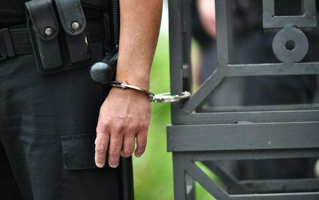 25 años pagará un policía por matar a un hombre