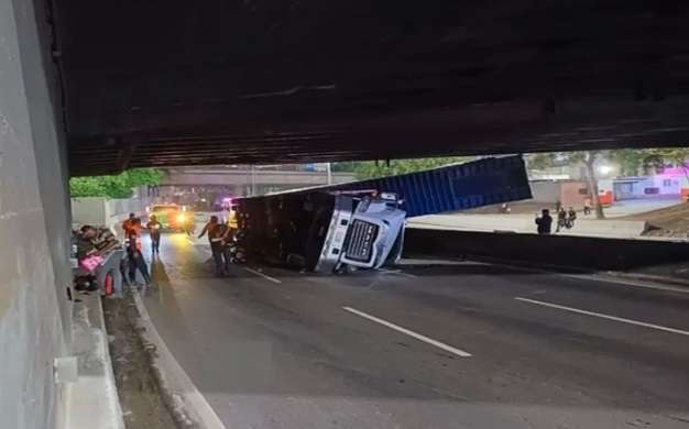 Accidente en la autopista Gran Cacique Guaicaipuro dejó dos muertos