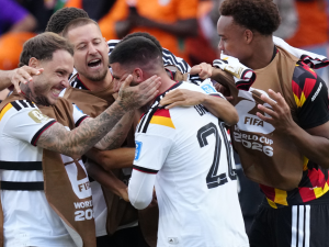 Alemania gana in extremis y clasifica a dieciseisavos de final