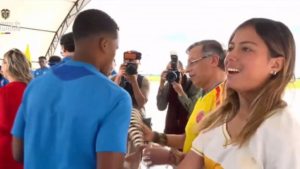 El gesto que le hizo James Rodríguez a la hija de Petro que causa polémica en Colombia