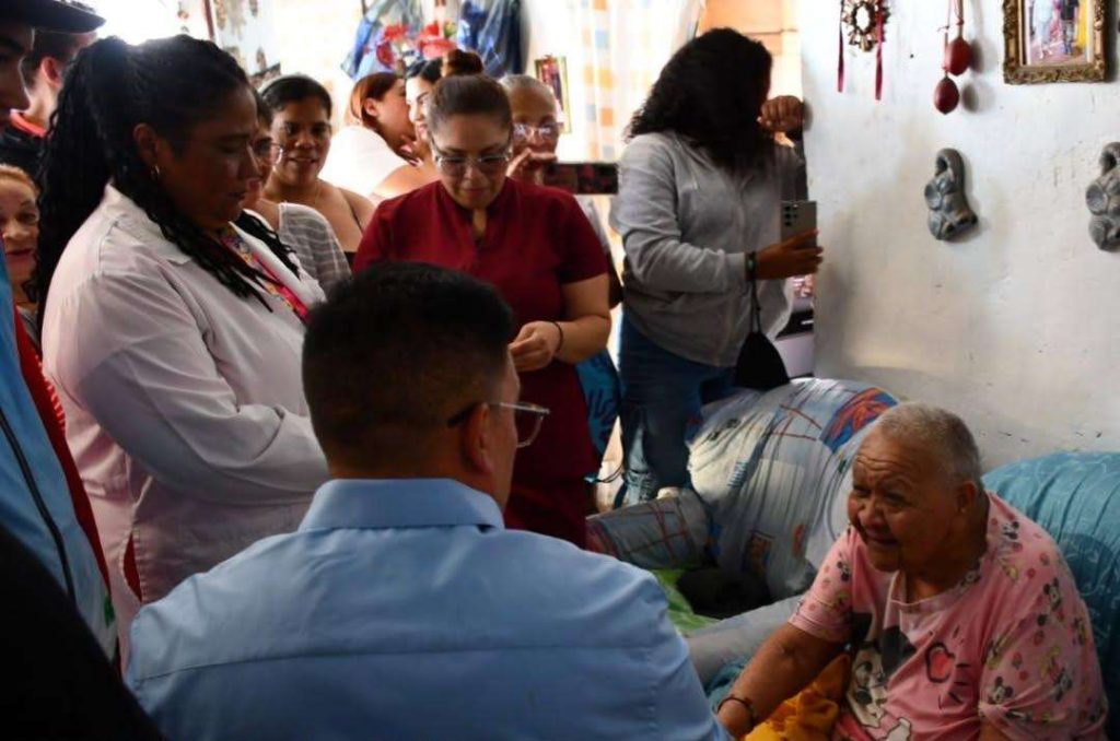 Atendieron adultos mayores en la Cota 905