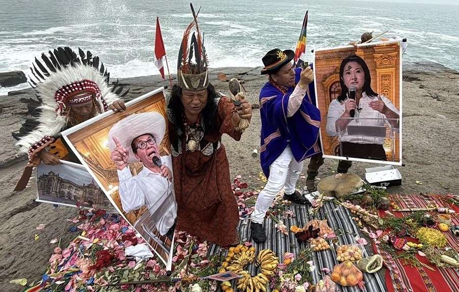 Chamanes peruanos apoyan a Sánchez y amenazan con protestas si gana Fujimori