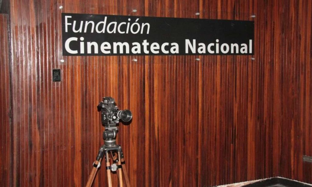 Cinemateca Nacional celebra aniversario con experiencia nocturna y multisensorial