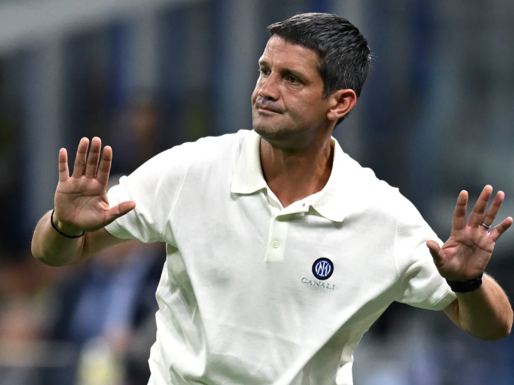 Cristian Chivu renueva como entrenador del Inter de Milán