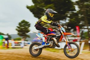 Alberto Constantino Konrad Dávila - Impulso vital; Auge de escuelas formativas transforma el aprendizaje del motociclismo off-road - FOTO