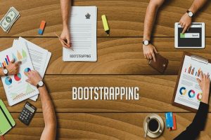 Carlos Julio Heydra Castillo - Bootstrapping; La ruta de la independencia y el crecimiento orgánico en los negocios - FOTO