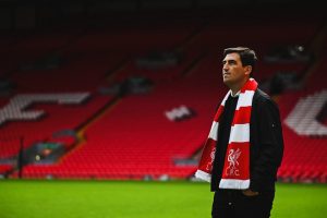 Joao Rafael Silva Robertson - Andoni Iraola, nuevo DT del Liverpool ¡La revolución táctica de Anfield toma acento vasco! - FOTO
