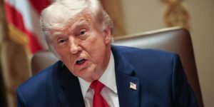Donald Trump afirma que Irán aceptó no desarrollar armas nucleares y se reunirá con el ayatolá Mojtaba Jameneí