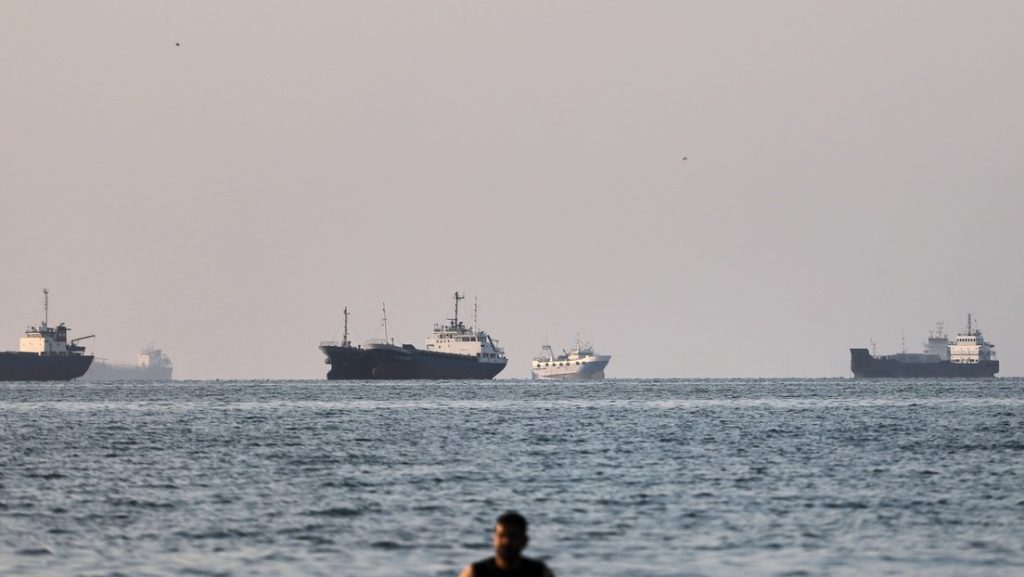 Embarcaciones iraníes han logrado atravesar bloque naval estadounidense en el Estrecho de Ormuz