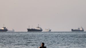 Embarcaciones iraníes han logrado atravesar bloque naval estadounidense en el Estrecho de Ormuz