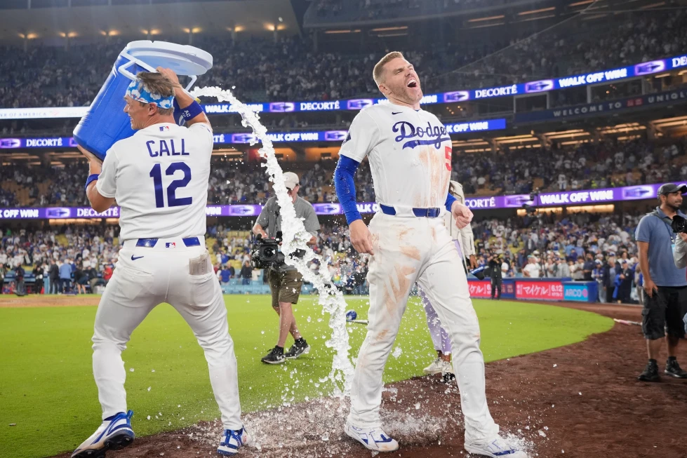 Freddie Freeman pone fin al juego con jonrón y Dodgers superan 1-0 a Angelinos