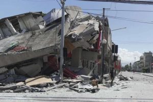 Fuerte terremoto de magnitud 7.8 sacudió a Filipinas y activó alerta de tsunami