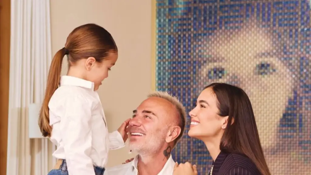 Gianlucca-Sharon-Blue.png