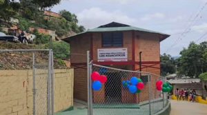 Inauguran consultorio popular y chanca deportiva en la parroquia La Vega