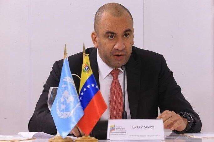 Larry Devoe oficializa publicación de normas para el ingreso de fiscales de carrera