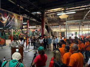 Venezuela vuelve a fabricar cauchos para motos tras reactivar planta en Carabobo