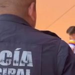 El indignante caso de una niña que ‘denunció’ a su papá por abusarla, rogó a la policía que no la dejaran con él