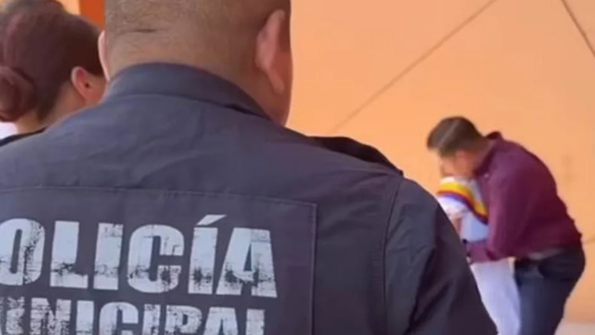 El indignante caso de una niña que ‘denunció’ a su papá por abusarla, rogó a la policía que no la dejaran con él